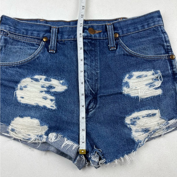 Wrangler Distressed Cutoff Denim Jean Shorts - Picture 5 of 8